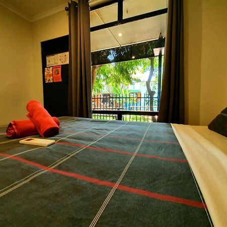 Jump Inn Alice Budget Accommodation Alice Springs Zewnętrze zdjęcie