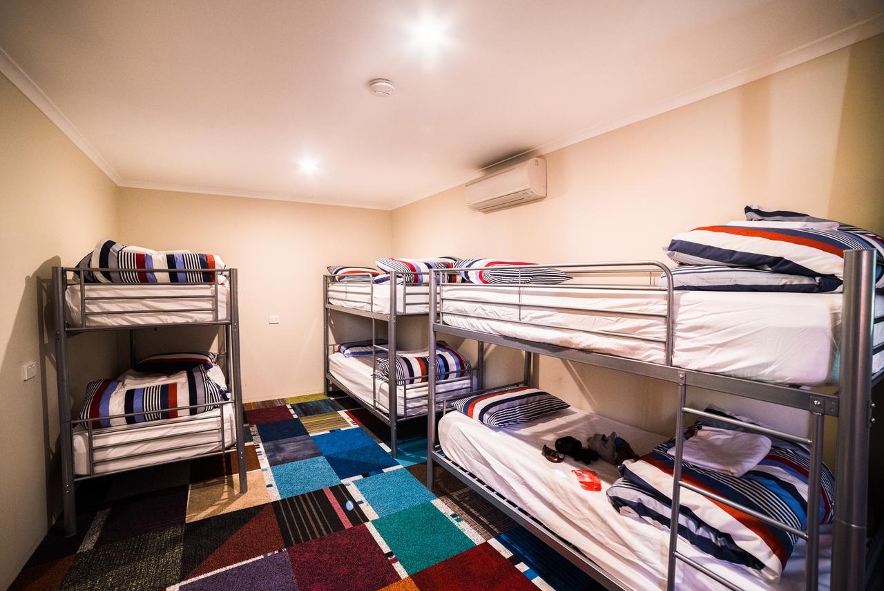 Jump Inn Alice Budget Accommodation Alice Springs Zewnętrze zdjęcie