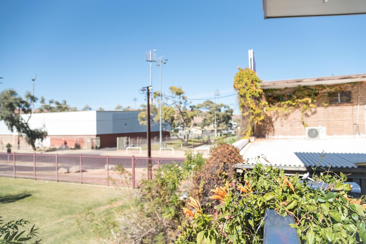 Jump Inn Alice Budget Accommodation Alice Springs Zewnętrze zdjęcie