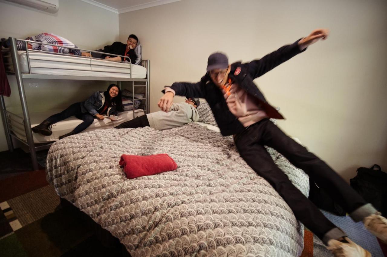 Jump Inn Alice Budget Accommodation Alice Springs Zewnętrze zdjęcie