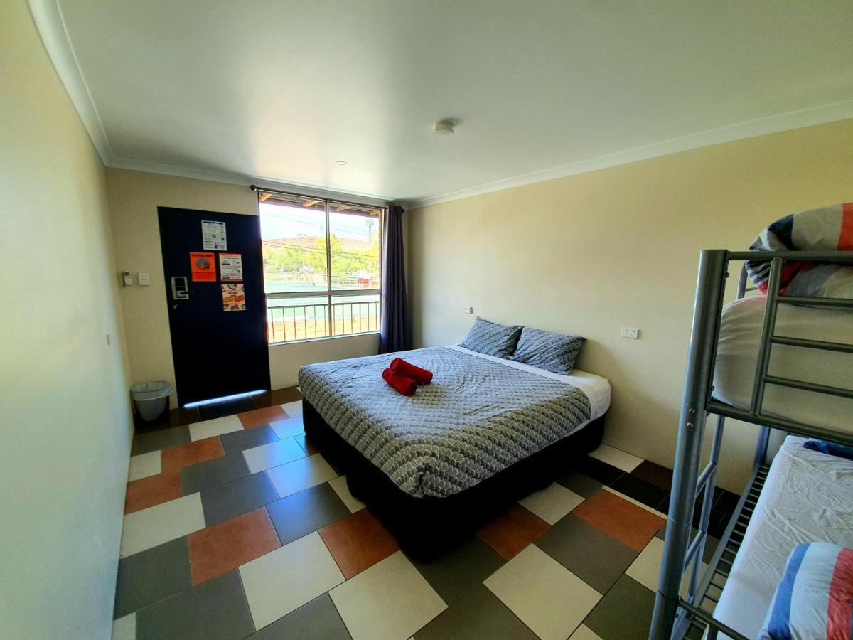 Jump Inn Alice Budget Accommodation Alice Springs Zewnętrze zdjęcie