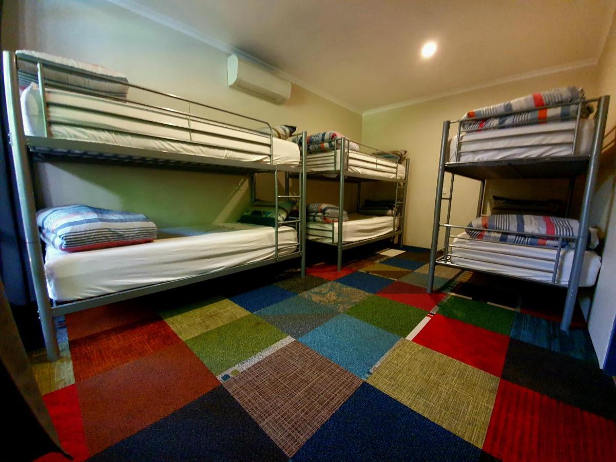 Jump Inn Alice Budget Accommodation Alice Springs Zewnętrze zdjęcie