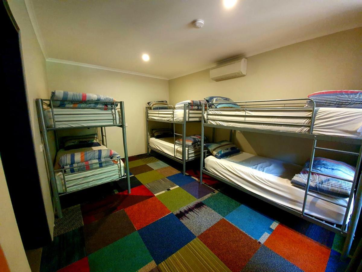 Jump Inn Alice Budget Accommodation Alice Springs Zewnętrze zdjęcie