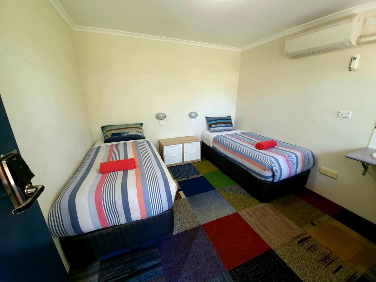 Jump Inn Alice Budget Accommodation Alice Springs Zewnętrze zdjęcie