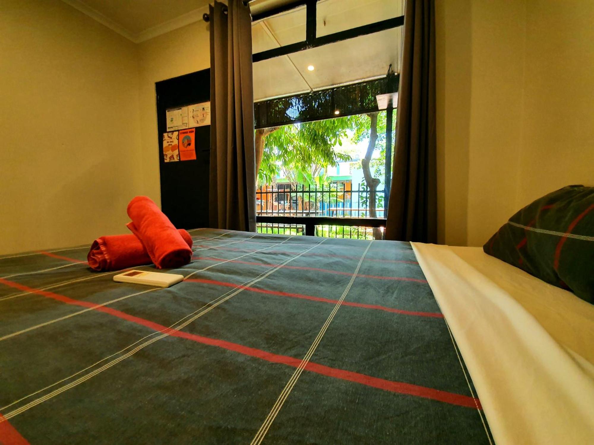 Jump Inn Alice Budget Accommodation Alice Springs Zewnętrze zdjęcie